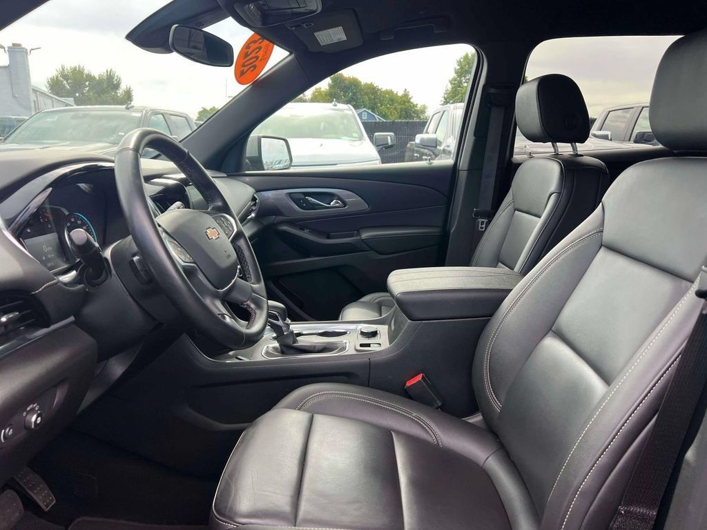 Used 2023 Chevrolet Traverse LT AWD/4WD image 16