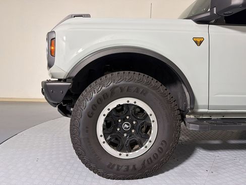 Used 2022 Ford Bronco Badlands AWD/4WD image 10