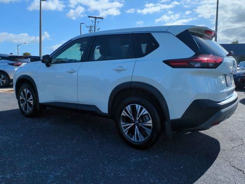 Used 2023 Nissan Rogue SV image 7