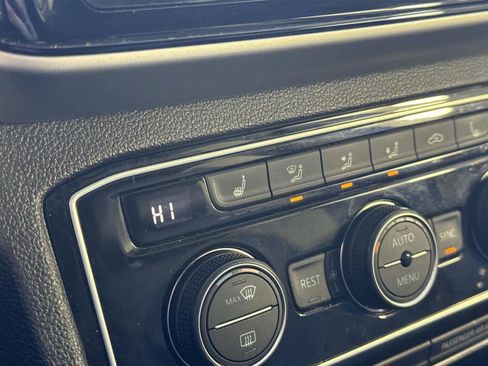 Used 2022 Volkswagen Atlas SE image 19