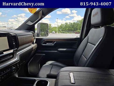 Used 2024 Chevrolet Silverado 3500 High Country w/ High Country Premium Package AWD/4WD image 15