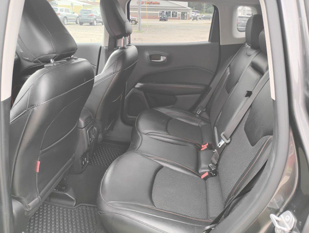 Used 2020 Jeep Compass Trailhawk AWD/4WD image 6