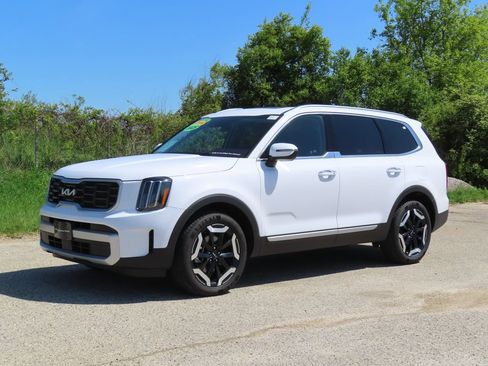 Certified 2025 Kia Telluride S FWD image 23