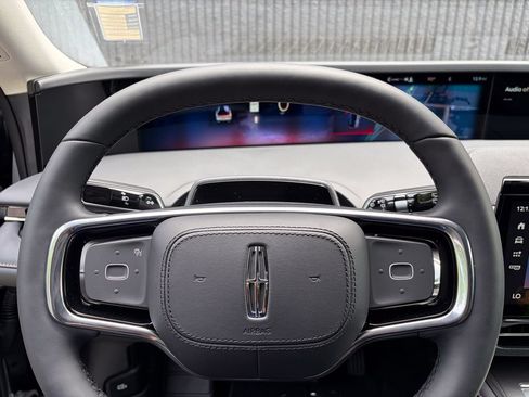 New 2026 Lincoln Nautilus Reserve AWD/4WD image 41