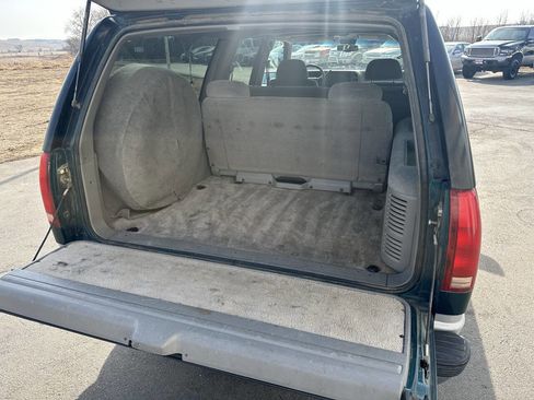 Used 1997 Chevrolet Suburban 4WD w/ Preferred Equipment Group 2 image 18