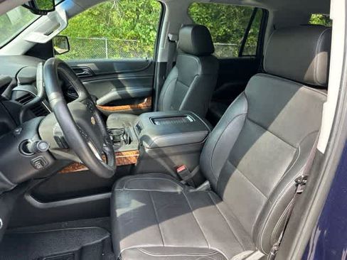Used 2017 Chevrolet Tahoe Premier AWD/4WD image 4