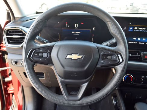 Used 2024 Chevrolet TrailBlazer LT FWD image 6