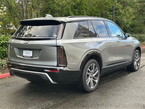 New 2026 Cadillac Vistiq Sport image 5