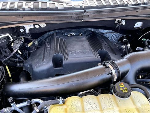 Used 2019 Ford Expedition XLT RWD image 33
