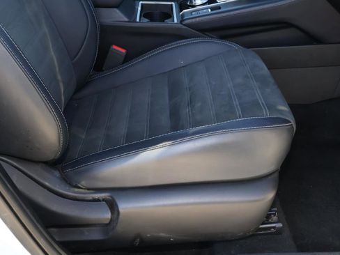 Used 2024 Mitsubishi Outlander SE image 18