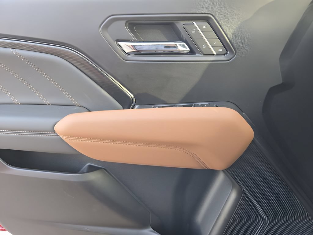 New 2026 GMC Canyon AT4 w/ Technology Plus Package AWD/4WD image 16