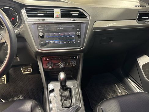 Used 2021 Volkswagen Tiguan SE R-Line FWD image 18