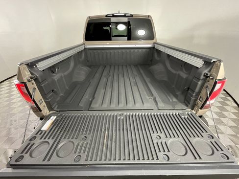 Used 2024 Nissan Titan PRO-4X w/ Pro-4x Convenience Package image 28