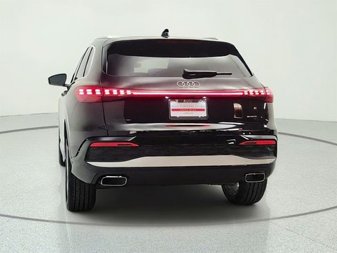 Used 2025 Audi Q5 Premium Plus w/ Premium Plus AWD/4WD image 6