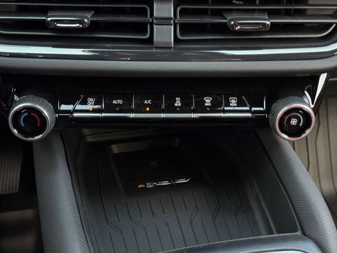 New 2026 Chevrolet Equinox EV RS image 27