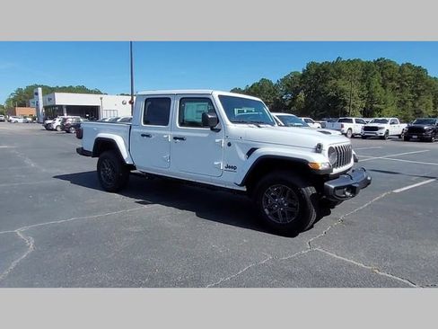 New 2025 Jeep Gladiator Sport image 39