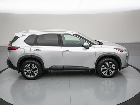 Used 2023 Nissan Rogue SV AWD/4WD image 3