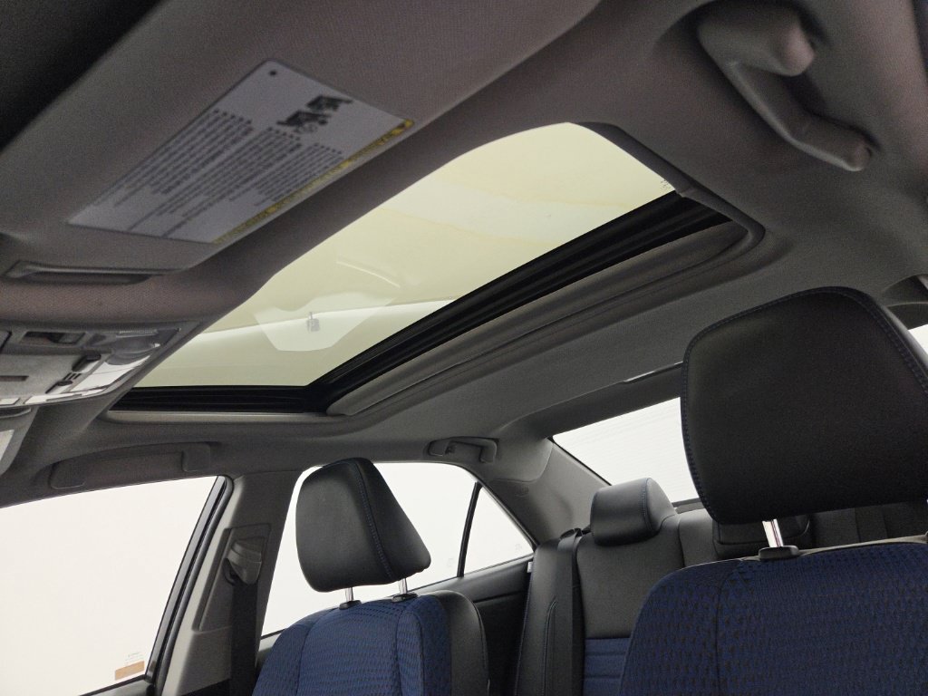Used 2016 Toyota Camry SE FWD image 36