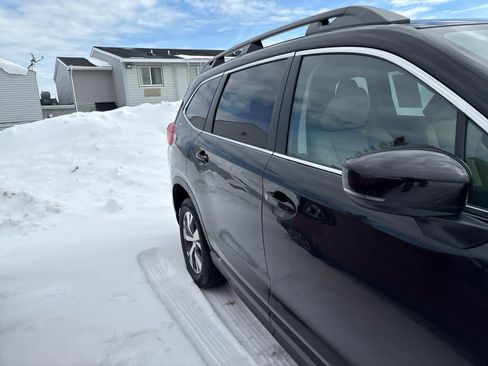 Used 2025 Subaru Ascent Premium image 6