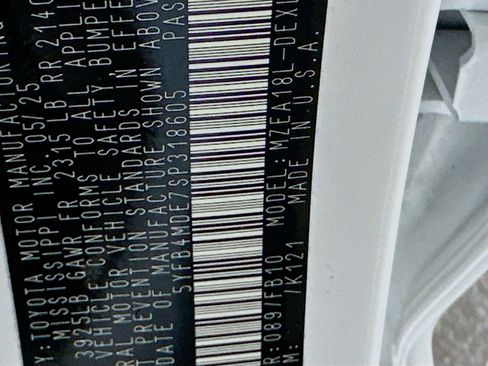 Used 2025 Toyota Corolla LE image 12