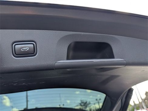 Used 2022 Kia Telluride SX w/ Towing Package image 10