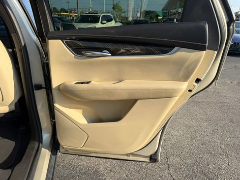 Used 2017 Cadillac XT5 FWD image 33