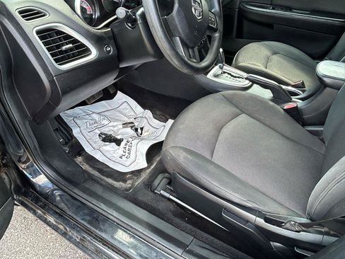 Used 2014 Dodge Avenger SE w/ Blacktop Package FWD image 10