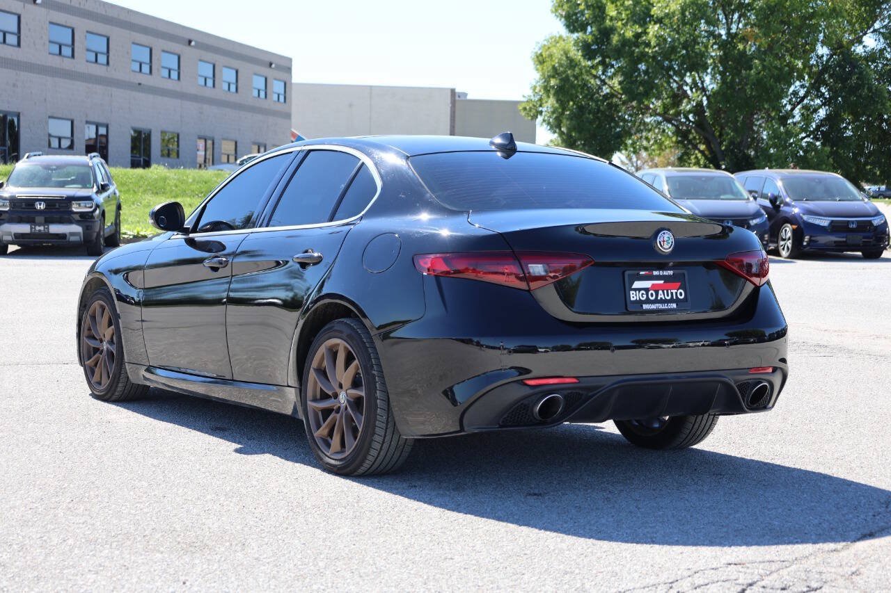Used 2020 Alfa Romeo Giulia AWD w/ Cold Weather Package image 11