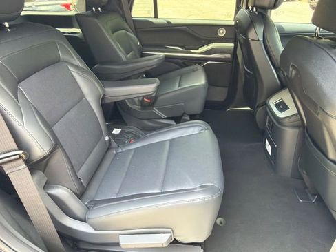 New 2026 Lincoln Navigator Reserve AWD/4WD image 16