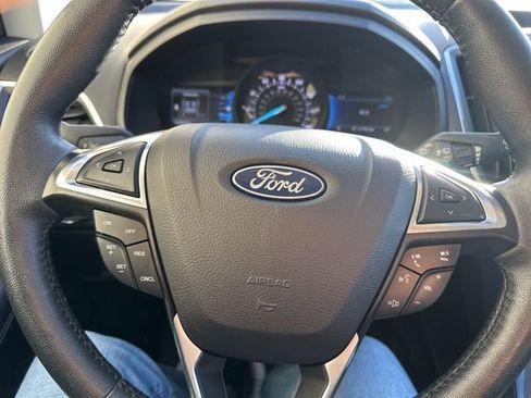 Used 2024 Ford Edge Titanium image 13