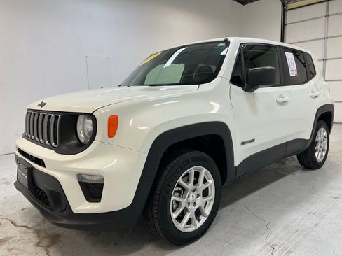 Used 2023 Jeep Renegade Latitude AWD/4WD image 12