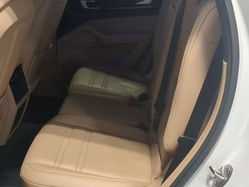 Used 2019 Porsche Cayenne S AWD/4WD image 23