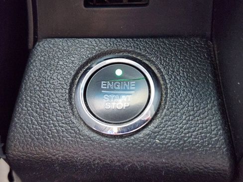 Used 2018 Ford F150 Lariat image 26