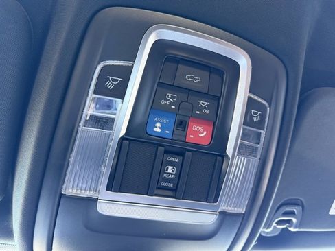 Used 2022 RAM 1500 Limited w/ Body Color Bumper Group image 29