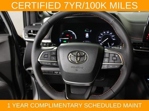 Used 2024 Toyota Sienna XSE w/ XSE Plus Package FWD image 19