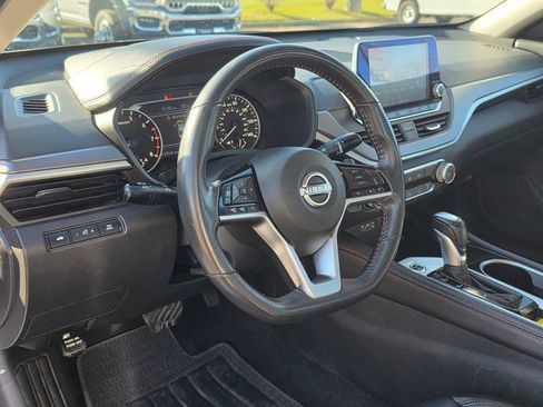 Used 2024 Nissan Altima 2.5 SR image 11