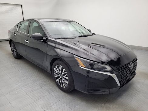 Used 2023 Nissan Altima 2.5 SV image 11