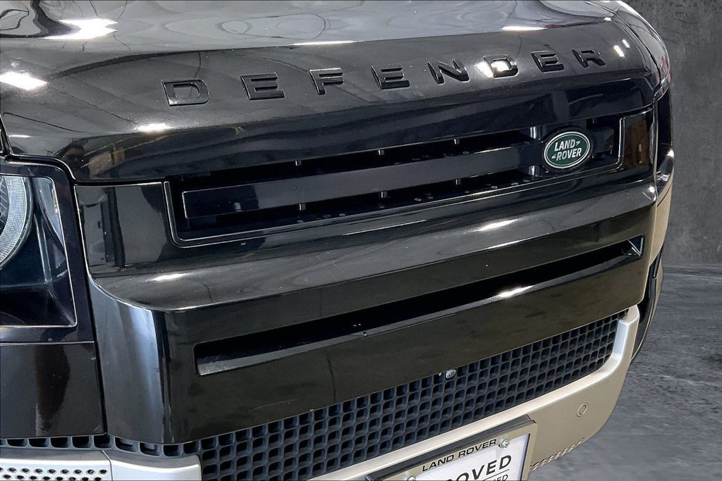 Used 2024 Land Rover Defender 110 S AWD/4WD image 33