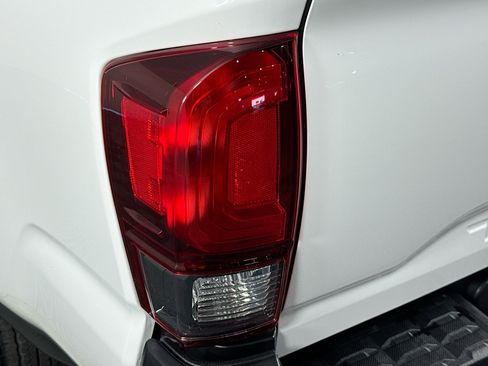 Used 2022 Toyota Tacoma SR image 42