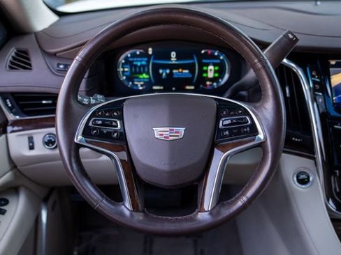 Used 2016 Cadillac Escalade Luxury image 28