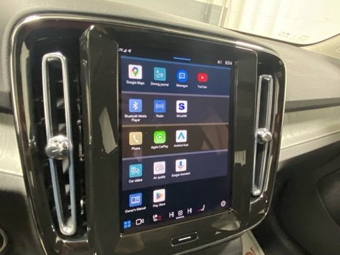 Used 2025 Volvo XC40 B5 Plus image 20