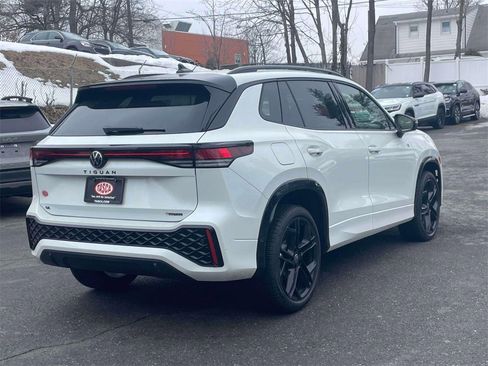 New 2026 Volkswagen Tiguan SE R-Line image 6