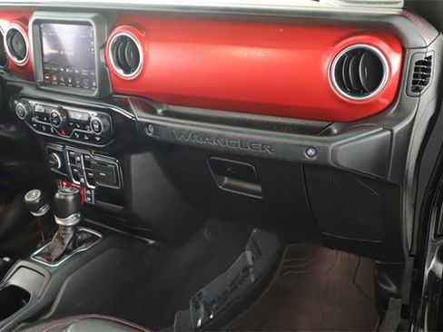 Certified 2022 Jeep Wrangler Unlimited Rubicon w/ Cold Weather Group image 22