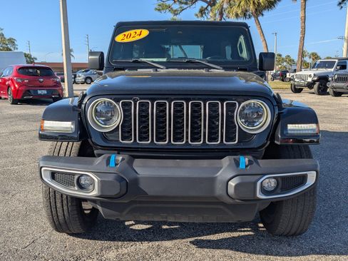 Used 2024 Jeep Wrangler Unlimited Sahara w/ Safety Group AWD/4WD image 9