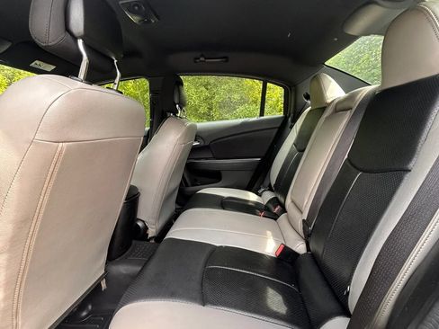 Used 2013 Chrysler 200 Touring FWD image 6