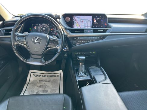 Used 2019 Lexus ES 300h image 12