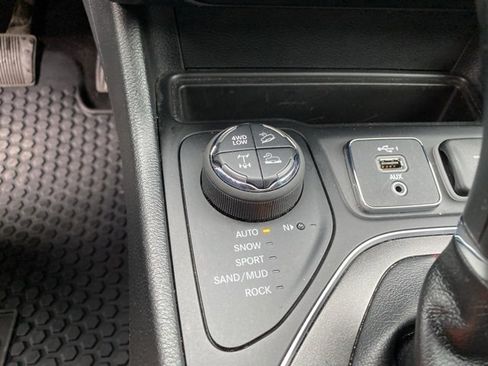 Certified 2022 Jeep Cherokee Trailhawk image 28