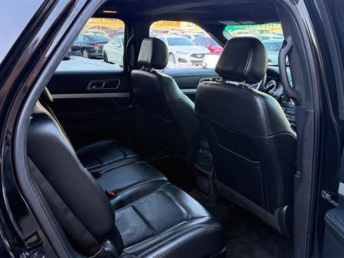 Used 2016 Ford Explorer XLT w/ Equipment Group 202A image 11