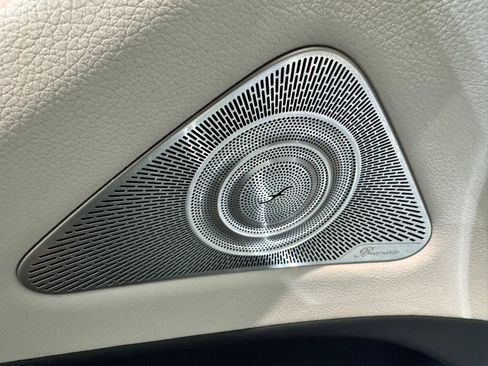 Used 2022 Mercedes-Benz S 580 4MATIC Sedan w/ AMG Line Package image 24