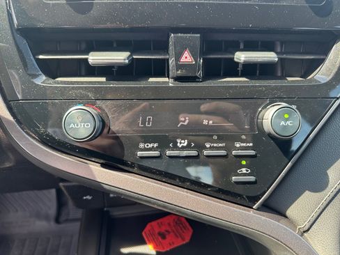 Used 2021 Toyota Camry SE FWD image 22